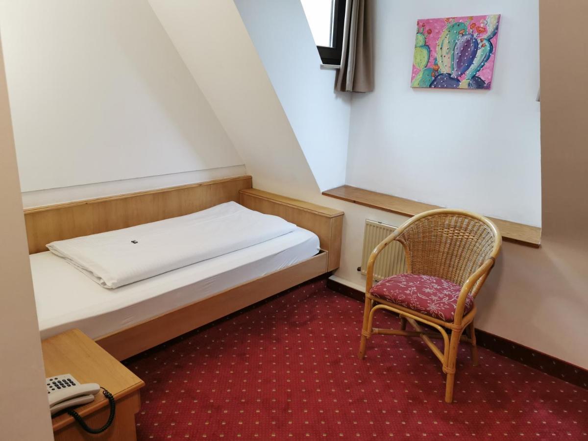 Landhotel Oelmuehle Mombris Экстерьер фото